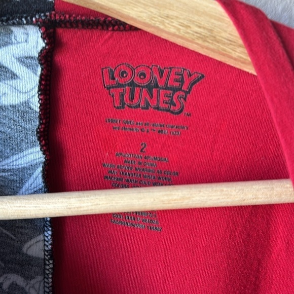 TORRID WARNER BROS Looney Tunes Bugs Bunny Classic Fit Colorblock Tee - Picture 7 of 10
